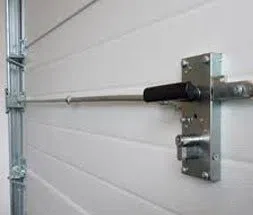 Indianapolis Lock And Locks Indianapolis, IN 317-564-2446 - 6a-Garage-Door-Locks